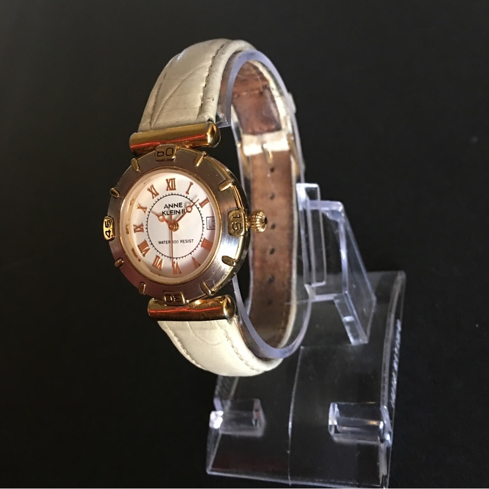 Anne Klein - Picture 3 of 6